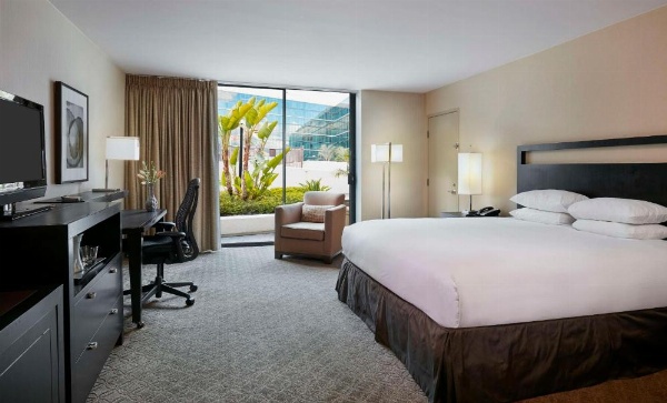 Hilton Anaheim image 57