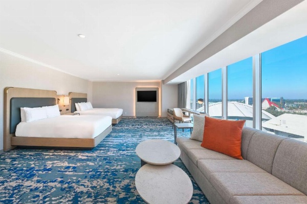 Hilton Anaheim image 79